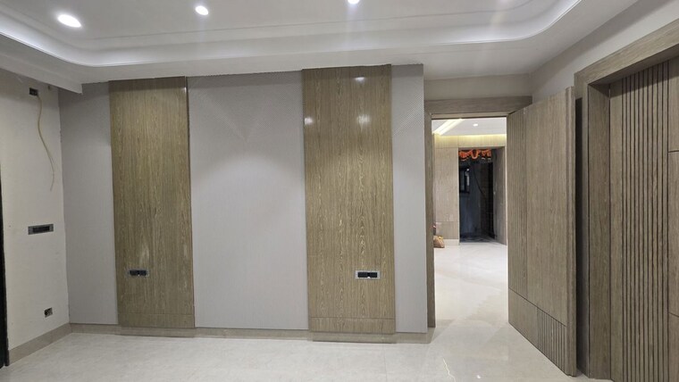 Room, sector 99 3 Bedroom 2000 Sq.Ft. Builder Floor In Sector 99 Gurgaon 10605671