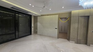 Room in 3 BHK Builder Floor at Sector 99 – for Sale