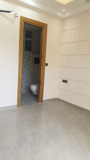 Bathroom in 3 BHK Apartment at BPTP Park Grandeura, Sector 82 – for Rent