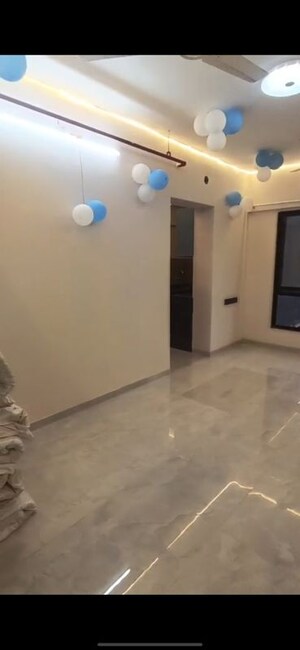 Room in 2 BHK Apartment at Paradigm Antalya, Oshiwara – for Rent