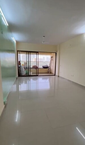 Living Room in 3.5 BHK Apartment at Jai Bharat Apartment, Andheri West – for Rent