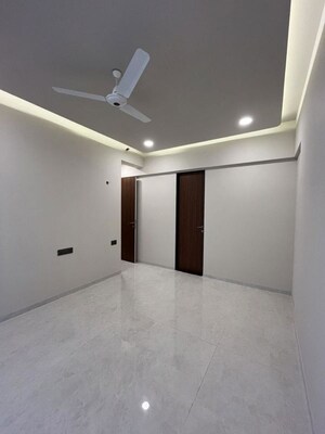 Room in 4 BHK Apartment at H Rishabraj Mangal Varsha, Santacruz West – for Rent