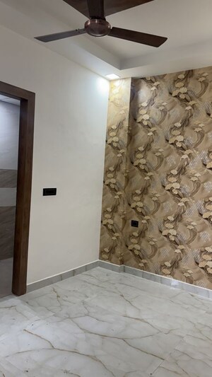 Room in 2 BHK Builder Floor at Patwari – for Sale
