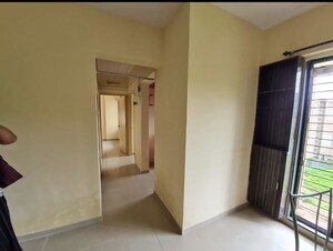 Room in 2 BHK Apartment at Green Square, Kasarvadavali – for Rent