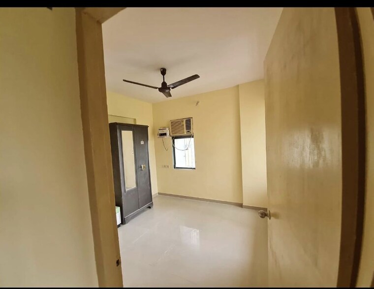 Room, green-square 2 Bedroom 600 Sq.Ft. Apartment In Kasarvadavali Thane 10606306