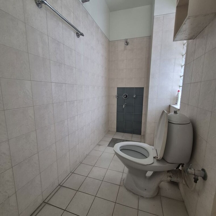 Bathroom, btm layout stage 2 3 Bedroom 1800 Sq.Ft. Independent House In Btm Layout Stage 2 Bangalore 10605678