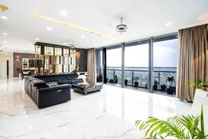 Gym in 5 BHK Apartment at Oberoi Realty Esquire, Goregaon East – for Sale