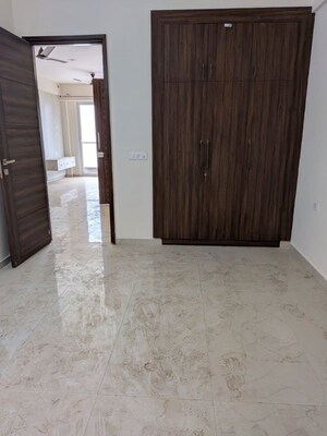 Room in 4 BHK Builder Floor at SS Linden, Sector 84 – for Rent