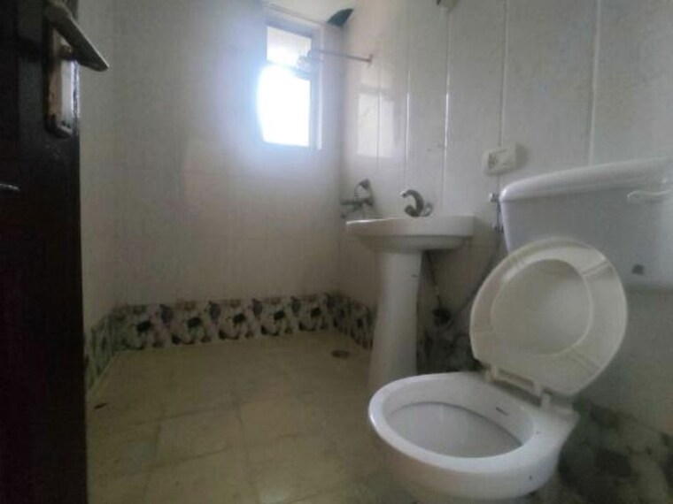 Bathroom, piyush-heights 2 Bedroom 1164 Sq.Ft. Apartment In Sector 89 Faridabad 10606325