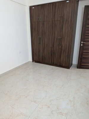 Room in 4 BHK Builder Floor at SS Linden, Sector 84 – for Rent