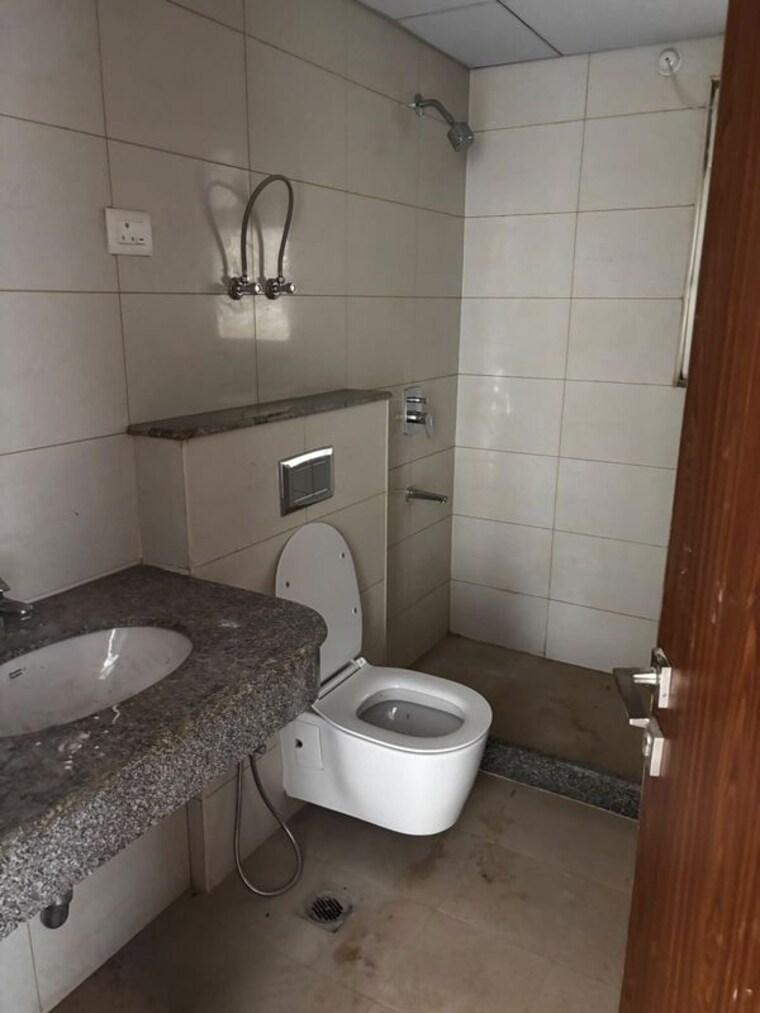 Bathroom, godrej-meridien 4 Bedroom 2720 Sq.Ft. Apartment In Sector 106 Gurgaon 10605683