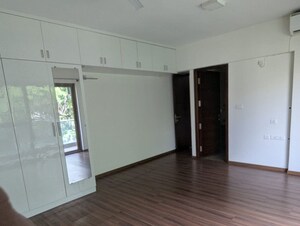 Room in 3.5 BHK Apartment at PCOC Lanai, Koramangala – for Rent