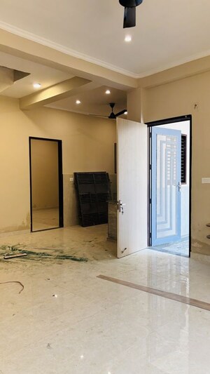 Building Lobby in 3.5 BHK Builder Floor at Sector 16b Greater Noida – for Sale
