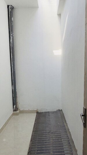  3.5 BHK Builder Floor at Sector 16b Greater Noida – for Sale