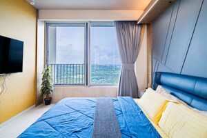 Bedroom in 4 BHK Apartment at Oberoi Realty Esquire, Goregaon East – for Sale
