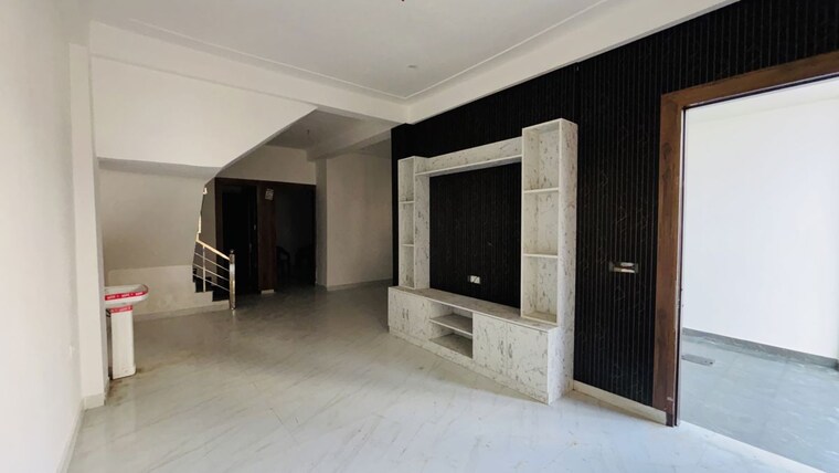 Room, vaidpura 3.5 Bedroom 2525 Sq.Ft. Villa In Vaidpura Greater Noida 10606370