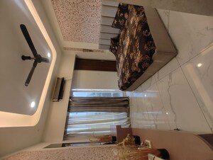 Room in 3 BHK Apartment at Vrinda Heritage Skyward, Sector 1 Greater Noida – for Sale