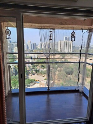 Swimming Pool in 2 BHK Apartment at Siddhi Highland Park, Kolshet Road – for Sale