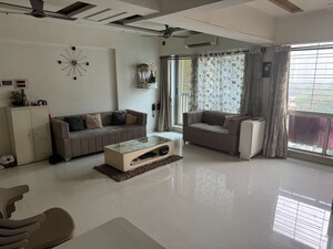 2 BHK Apartment For Sale in Chandak Paloma, Goregaon East