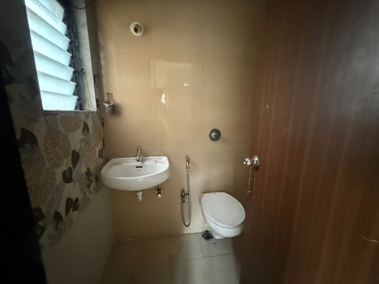Bathroom, unnati-woods-chs 1 Bedroom 400 Sq.Ft. Apartment In Kasarvadavali Thane 10606428