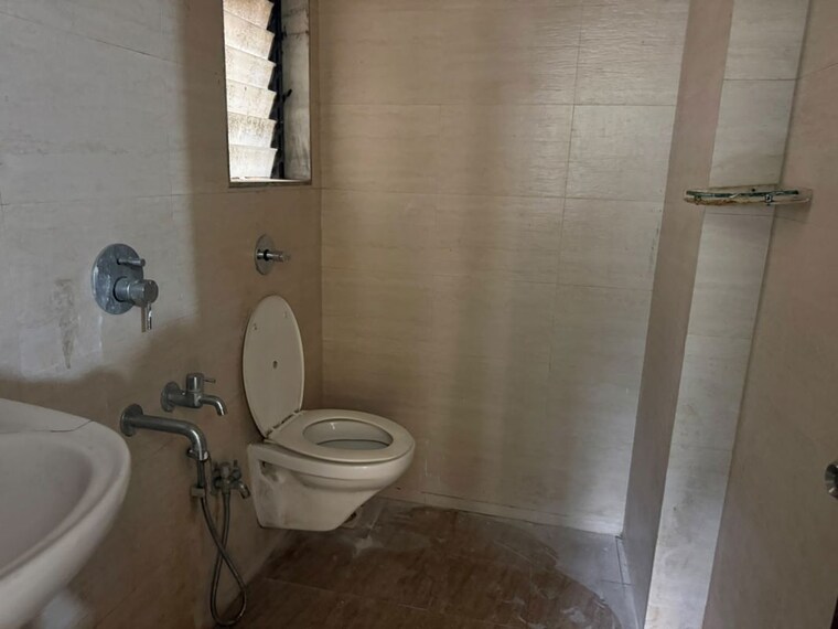 Bathroom, unnati-woods-chs 1 Bedroom 400 Sq.Ft. Apartment In Kasarvadavali Thane 10606428
