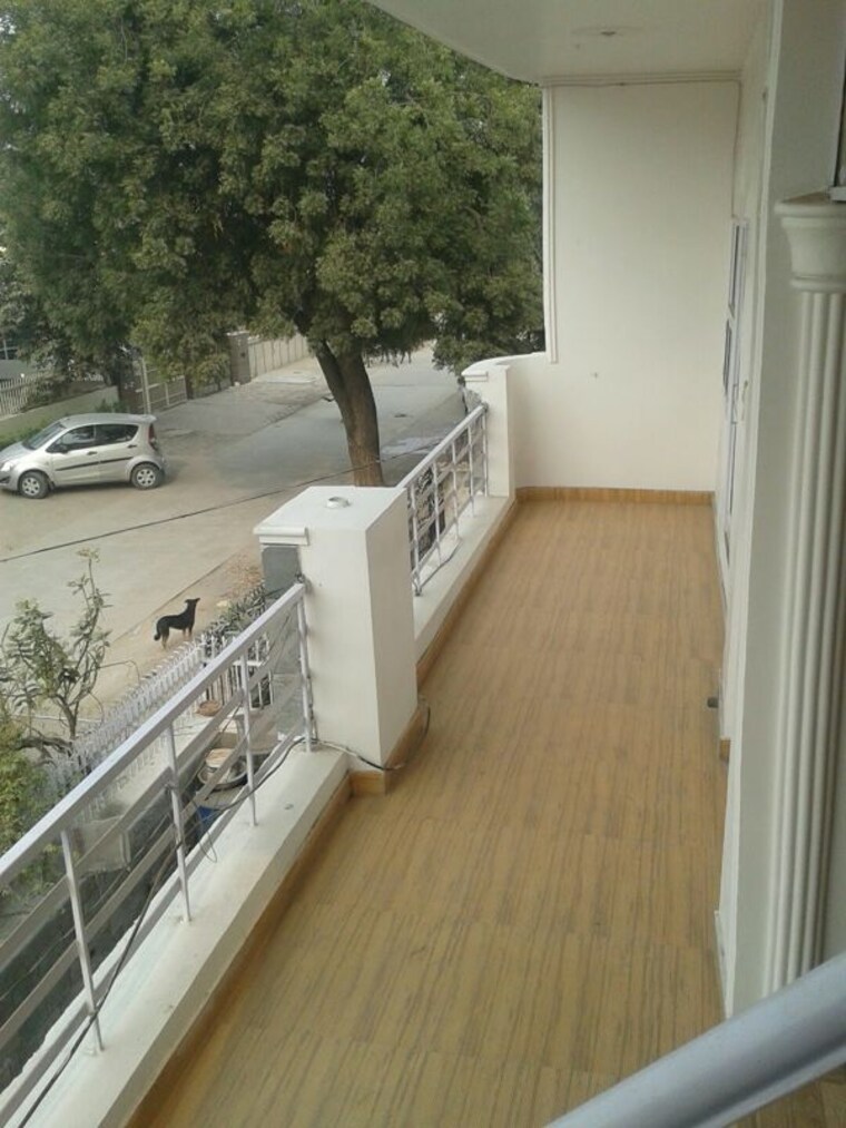 Balcony, sector 7 6 Bedroom 250 Sq.Yd. Independent House In Sector 7 Faridabad 10606440