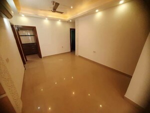 Room in 3.5 BHK Apartment at Ardee City Palm Grove Heights, Sector 52 – for Rent