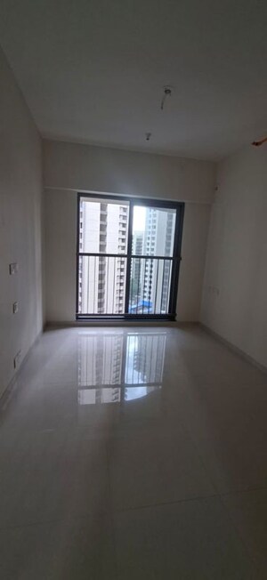 Room in 1 BHK Apartment at Kalpataru Srishti Namaah, Mira Road – for Rent
