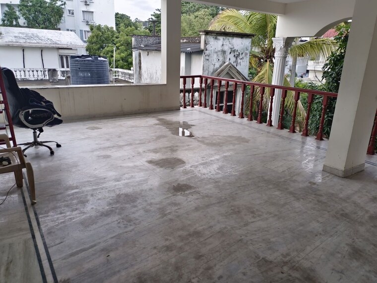  Parking, jubilee hills 6+ Bedroom 7000 Sq.Ft. Independent House In Jubilee Hills Hyderabad 10590179