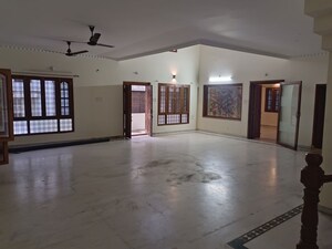 Room in 6+ BHK Independent House at Jubilee Hills – for Rent