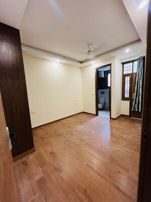 Room in 3 BHK Builder Floor at Chattarpur – for Rent
