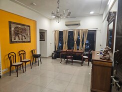 2 BHK + Extra Room Apartment For Sale in Bandra West