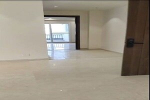 Room in 3.5 BHK Builder Floor at Sector 4 – for Sale