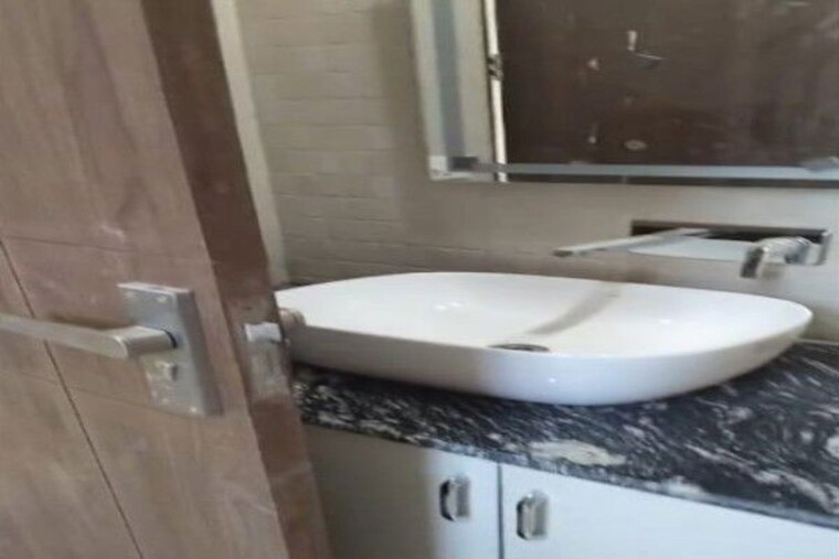 Bathroom, sector 4 3.5 Bedroom 2403 Sq.Ft. Builder Floor In Sector 4 Gurgaon 10606454