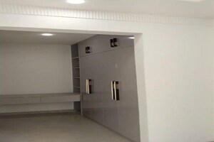 Room in 3.5 BHK Builder Floor at Sector 4 – for Sale