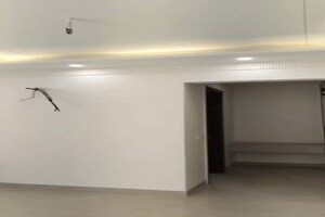 Room in 3.5 BHK Builder Floor at Sector 4 – for Sale