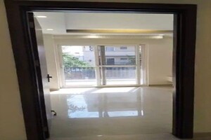 Room in 3.5 BHK Builder Floor at Sector 4 – for Sale
