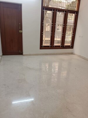 Room in 3 BHK Builder Floor at 5th Block – for Rent