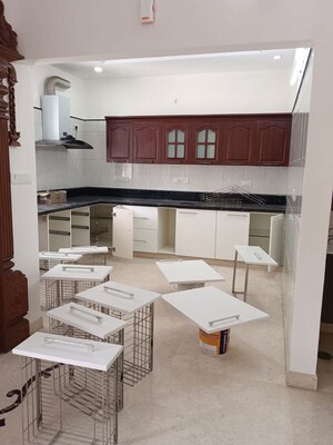 Team Area in 3 BHK Builder Floor at 5th Block – for Rent
