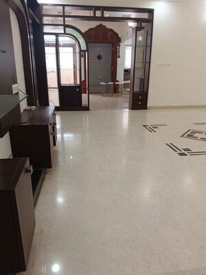 Parking in 3 BHK Builder Floor at 5th Block – for Rent