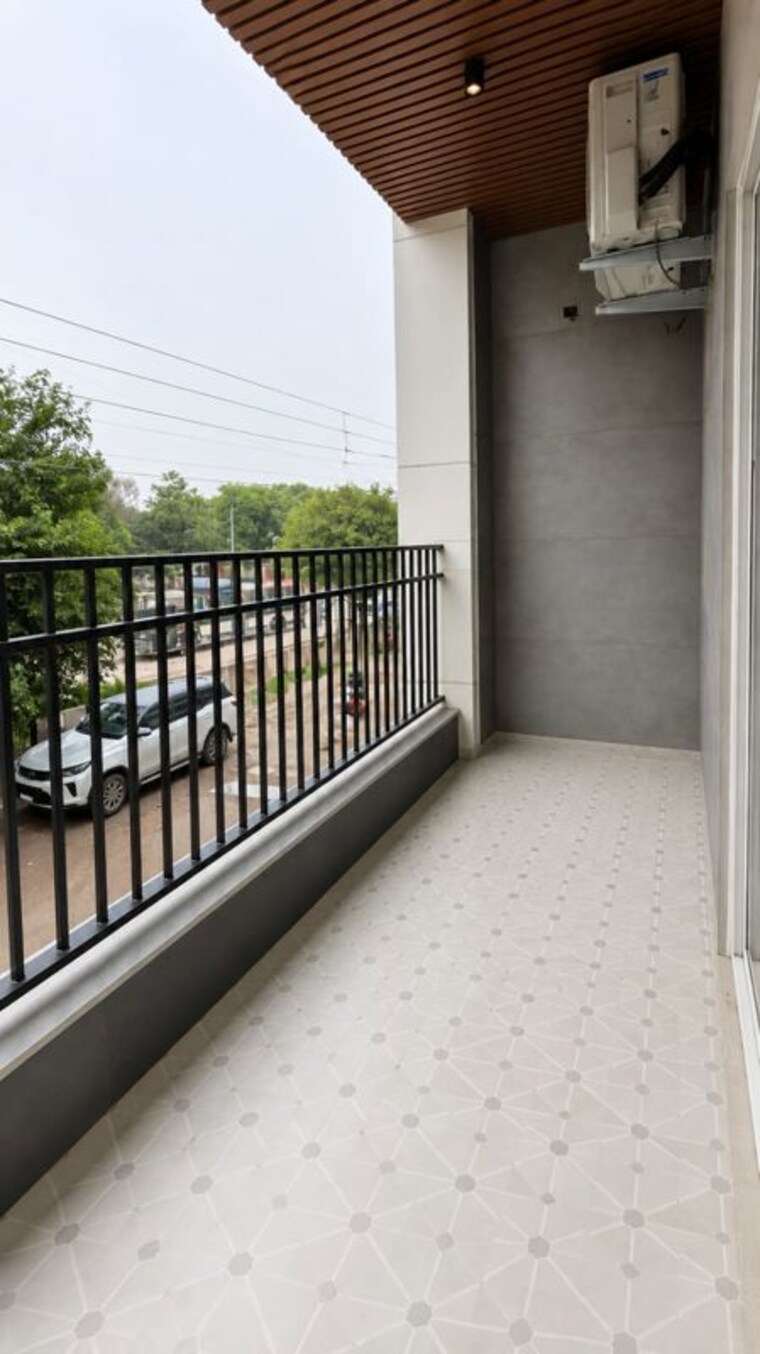 Balcony, sector 46 1 Bedroom 215 Sq.Yd. Builder Floor In Sector 46 Gurgaon 10606459