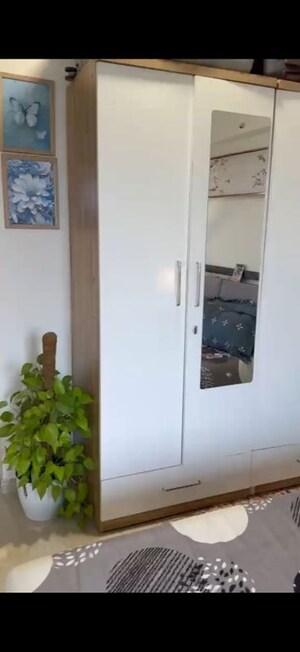 Furnished Amenities in 2 BHK Apartment at Space New Vrindavan, Andheri East – for Rent