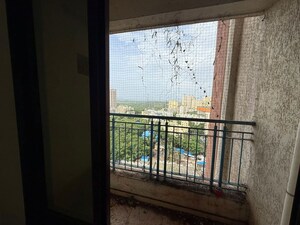 Room in 2.5 BHK Apartment at Spring Hills, Manpada – for Rent