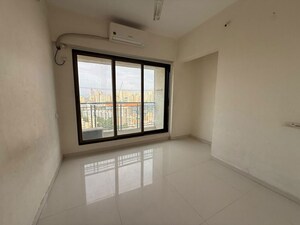 Room in 2.5 BHK Apartment at Spring Hills, Manpada – for Rent