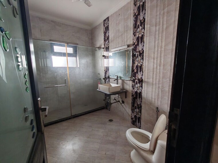 Bathroom, sector 4 4 Bedroom 4725 Sq.Ft. Builder Floor In Sector 4 Gurgaon 10606469
