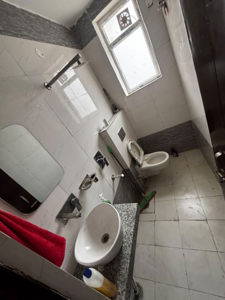Bathroom, motia-blue-ridge 3 Bedroom 1200 Sq.Ft. Builder Floor In Dhakoli Zirakpur 10605697