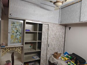 Furnished Amenities in 2.5 BHK Apartment at Express Zenith, Sector 77 – for Rent