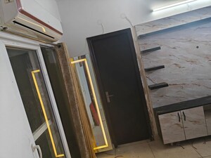 Furnished Amenities in 2.5 BHK Apartment at Express Zenith, Sector 77 – for Rent