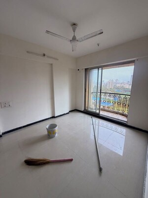 Room in 2 BHK Apartment at Platinum Heritage, Ghodbunder Road – for Rent