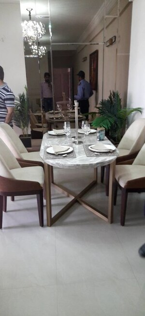 Team Area in 2 BHK Apartment at Suncity Avenue 76, Sector 76 – for Sale